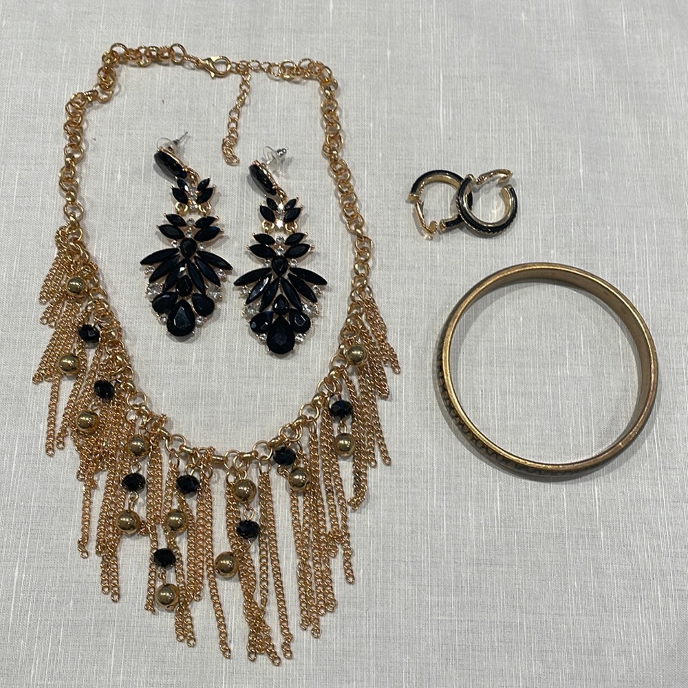 LOT of 4 pcs of black and gold tone jewelry